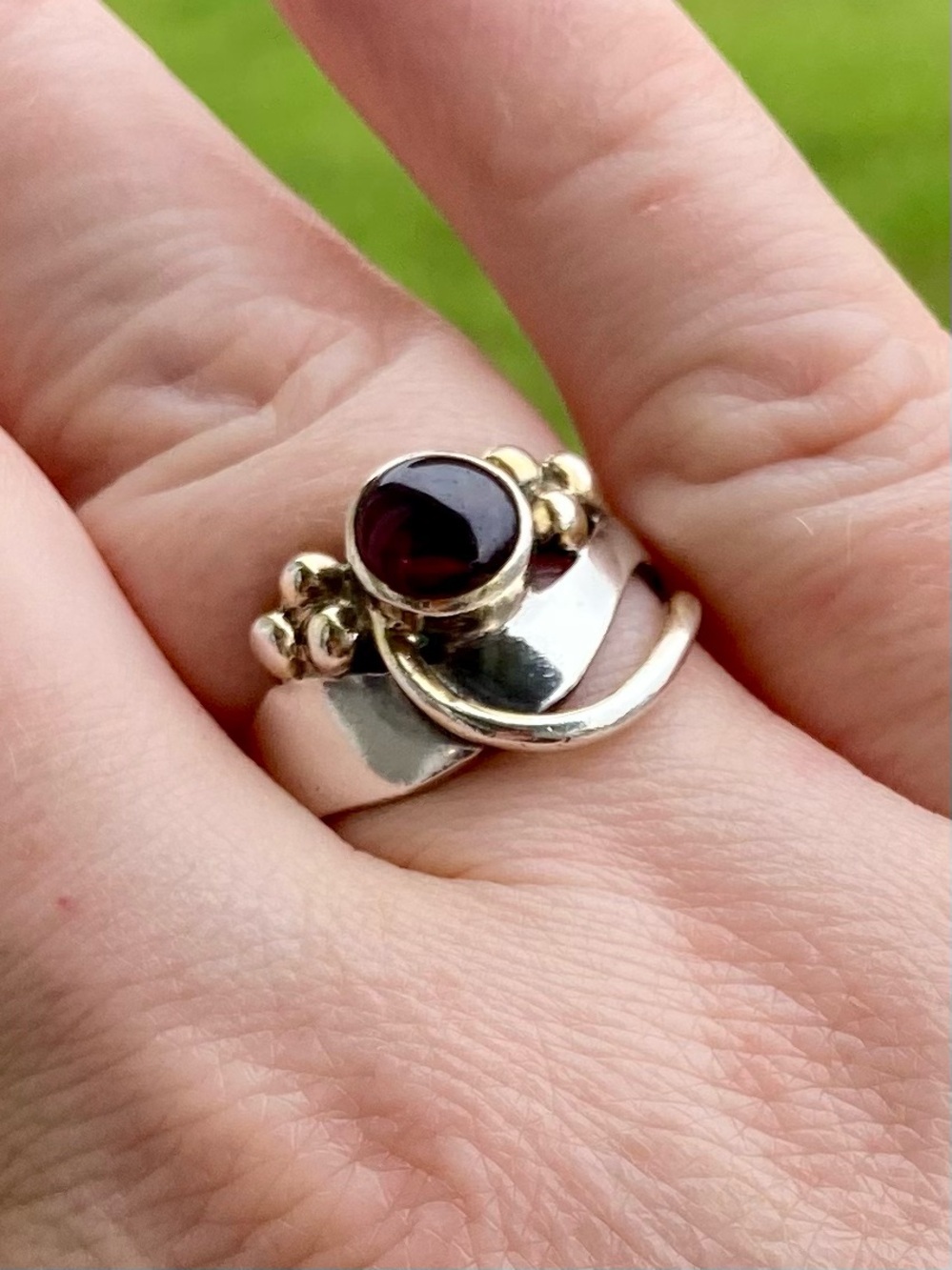 Sterling Silver & Gold‑Tone Purple Cabochon Ring • Size 8.5 • Modernist Grapes